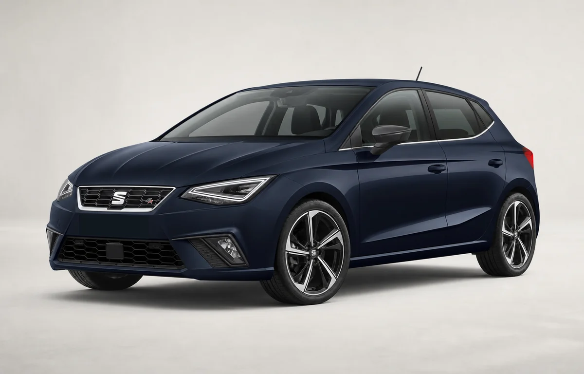 Lacivert SEAT Ibiza FR önden üç çeyrek görünüm